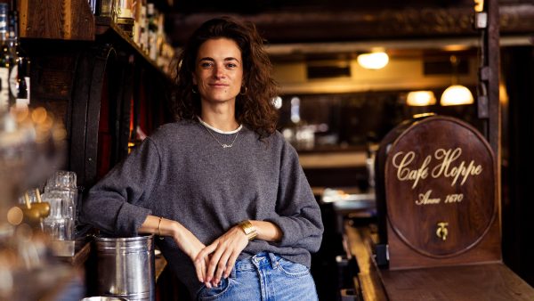 Kroegpraat over het hebben van minder werk en middenin een verbouwing zitten
